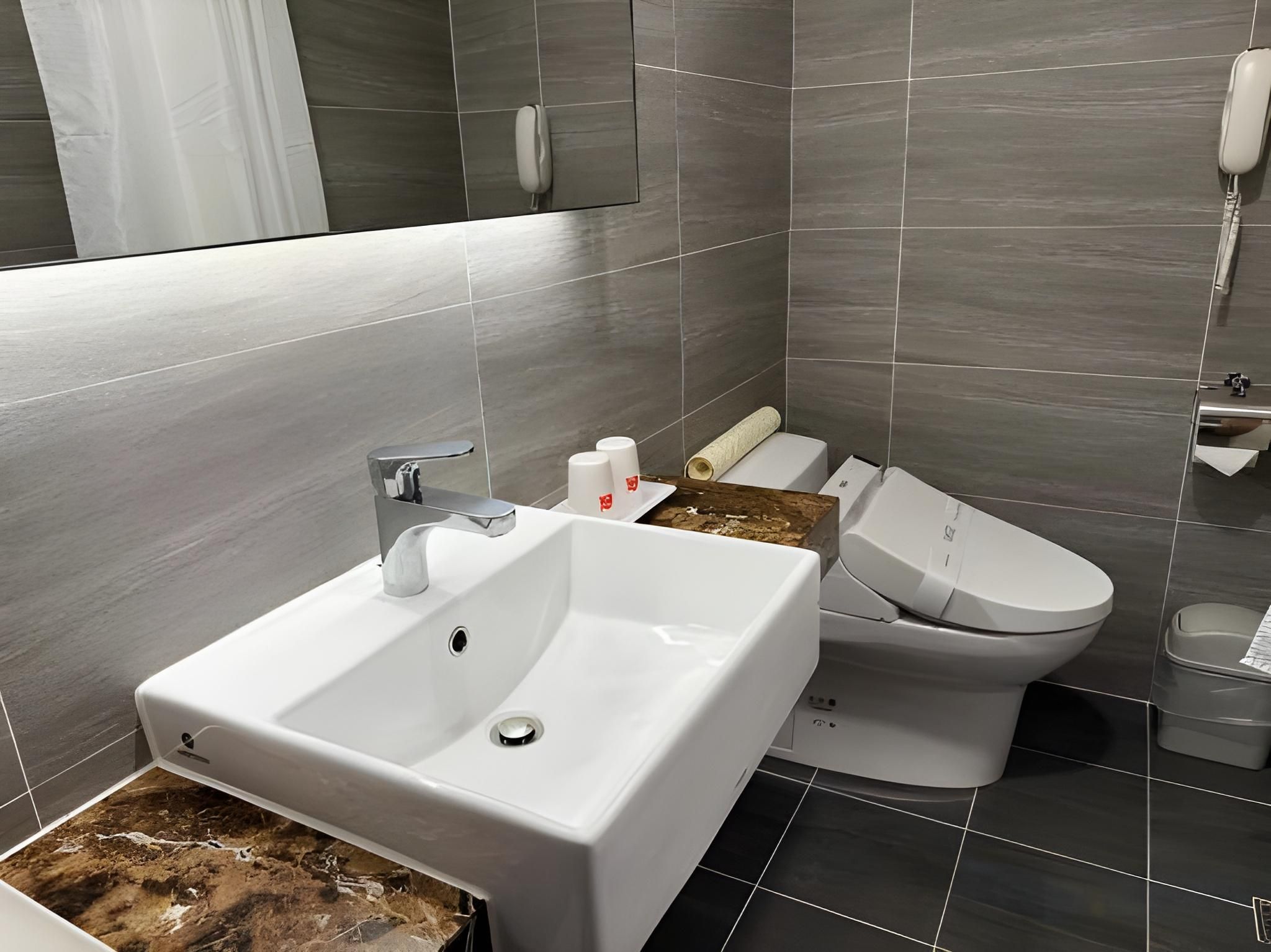 Deluxe Triple - 3 Single Beds