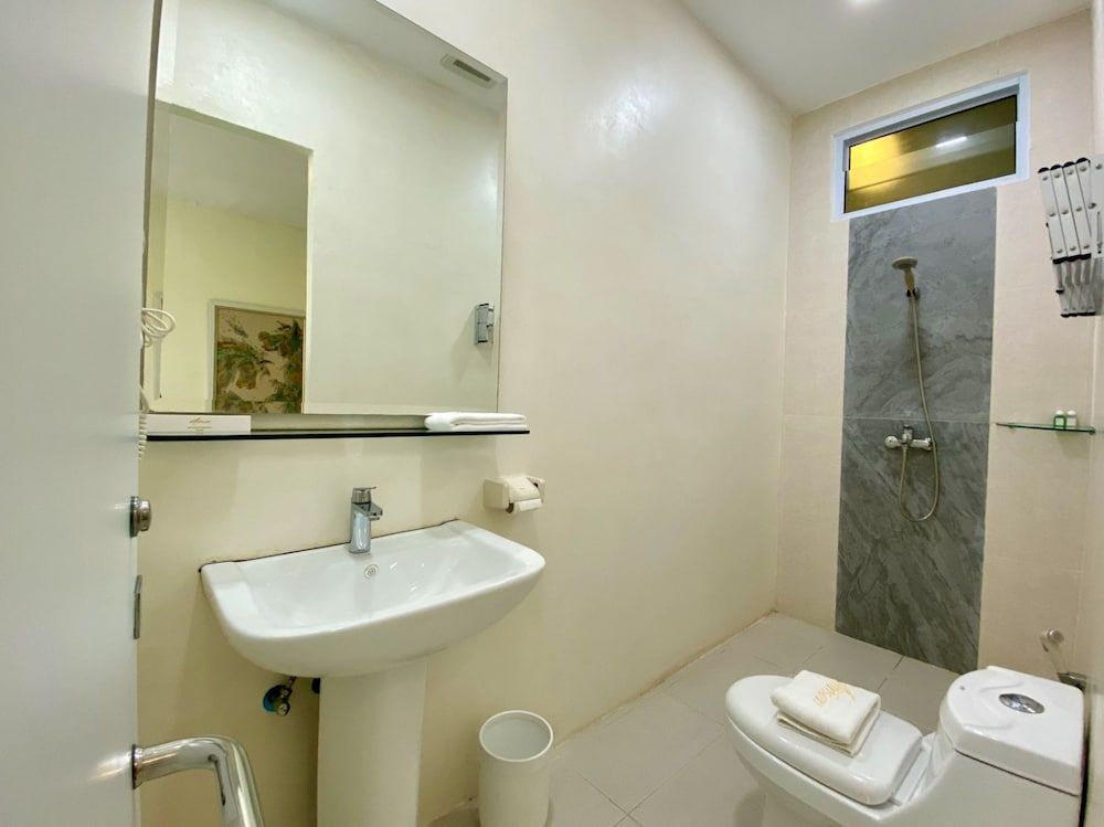 Alinson Boutique Resident Batam Deluxe Double Room 8