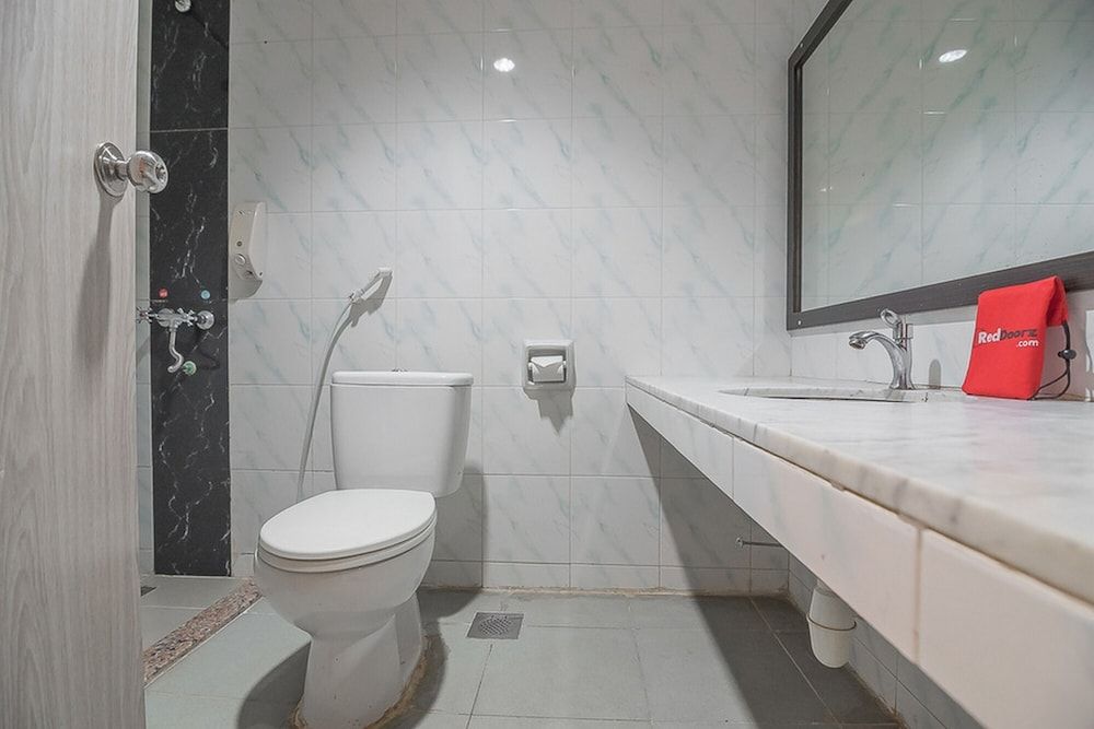 undefined RedDoorz Plus near Harbour Bay Mall Batam 8