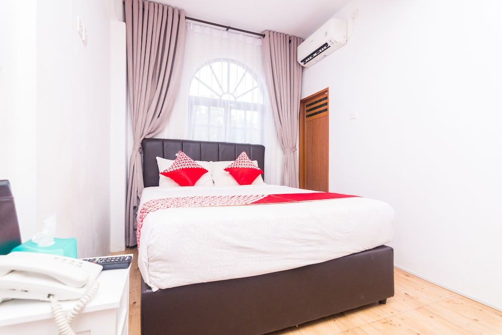 OYO 1771 Zeke Hotel Standard Double Room 8
