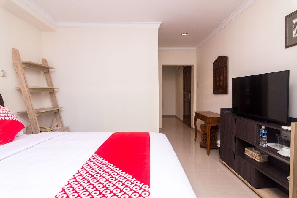 OYO 1771 Zeke Hotel Deluxe Suite 5