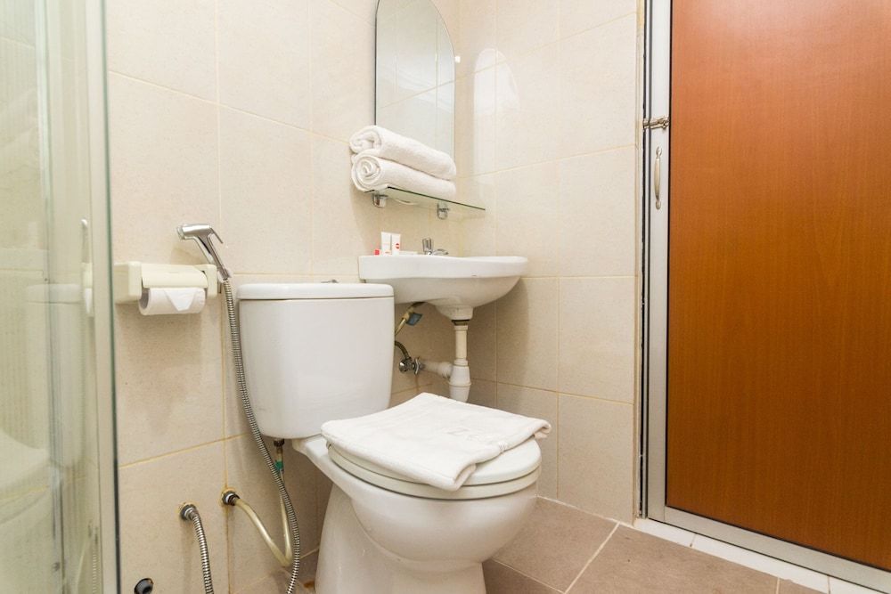 OYO 1771 Zeke Hotel Deluxe Suite 9