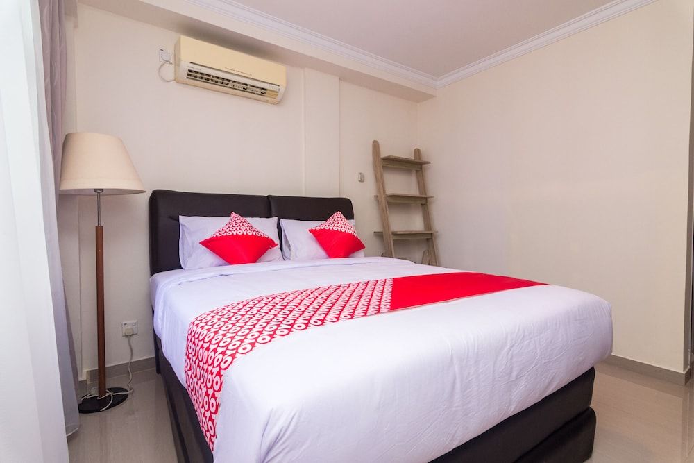 OYO 1771 Zeke Hotel Deluxe Suite 2