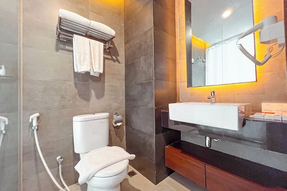 Asialink Hotel By Prasanthi Junior Suite 5