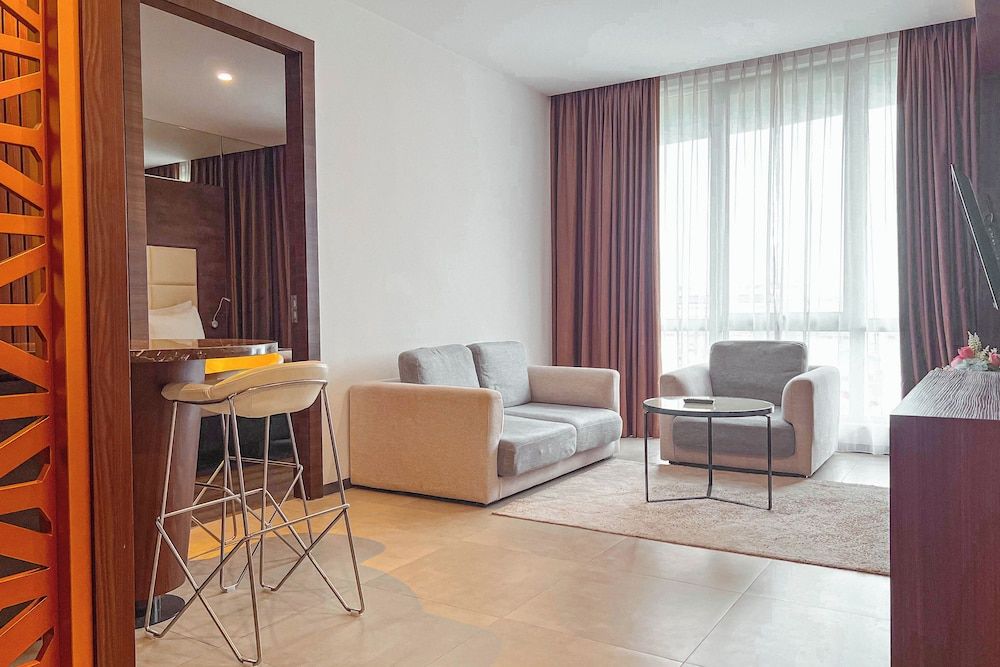 Asialink Hotel By Prasanthi Junior Suite 8