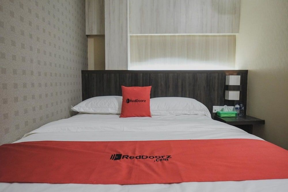 undefined RedDoorz Plus near Pantai Coastarina 2 10