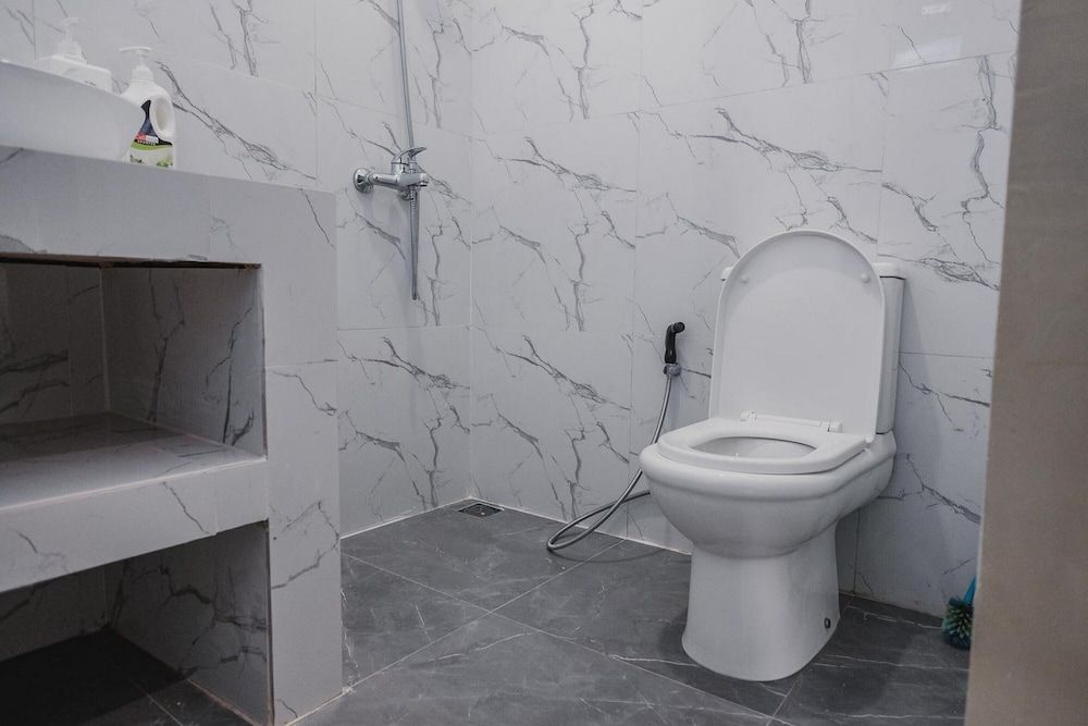 Reddoorz Premium @ Permata Baloi Green Twin Room (Reddoorz) 3