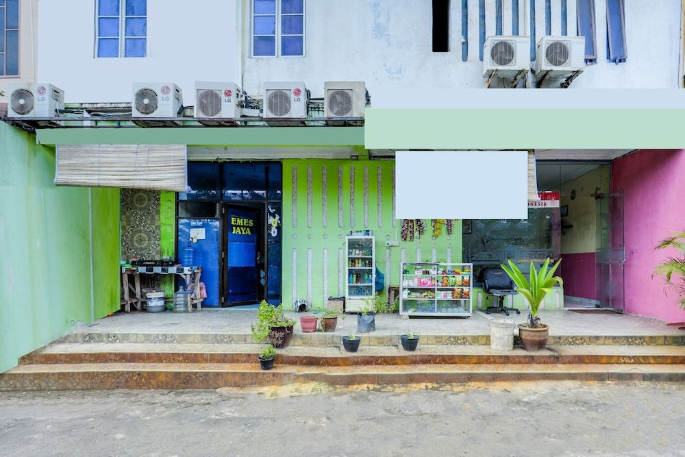 undefined SPOT ON 91879 Emes Jaya HomestayNearSamsung Electronic Indonesia PT 2