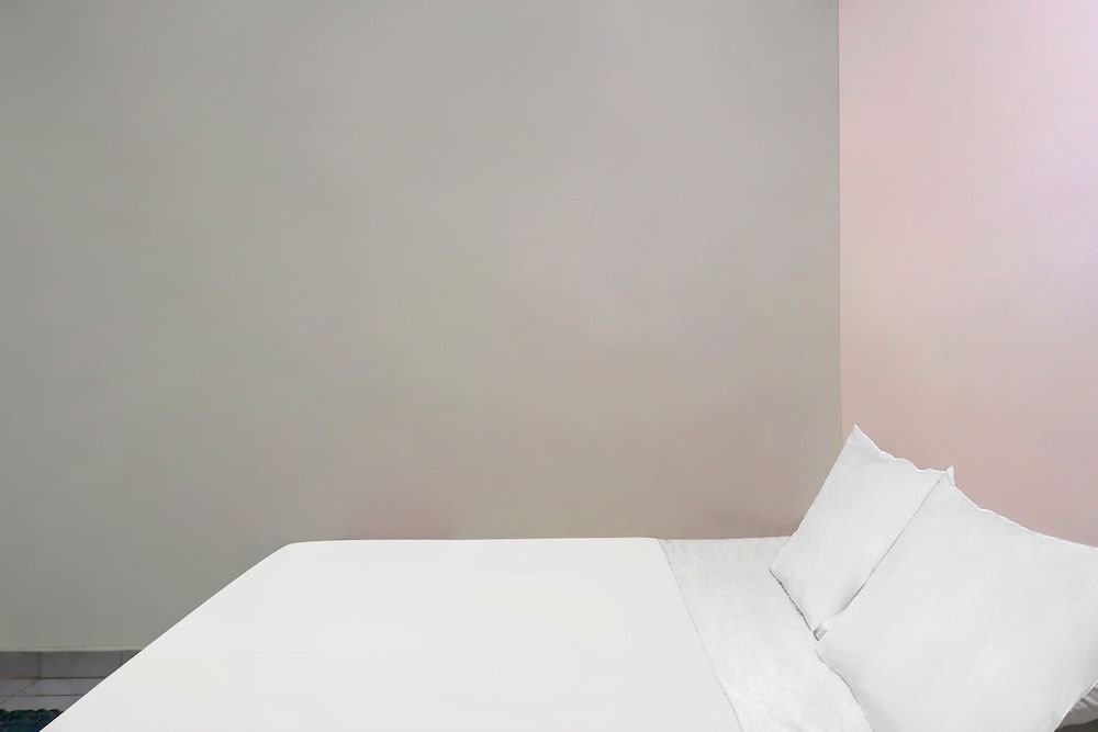 undefined SPOT ON 92115 Homestay Bude Sri 10