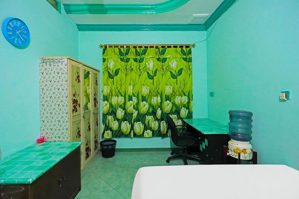 SPOT ON 92115 Homestay Bude Sri
