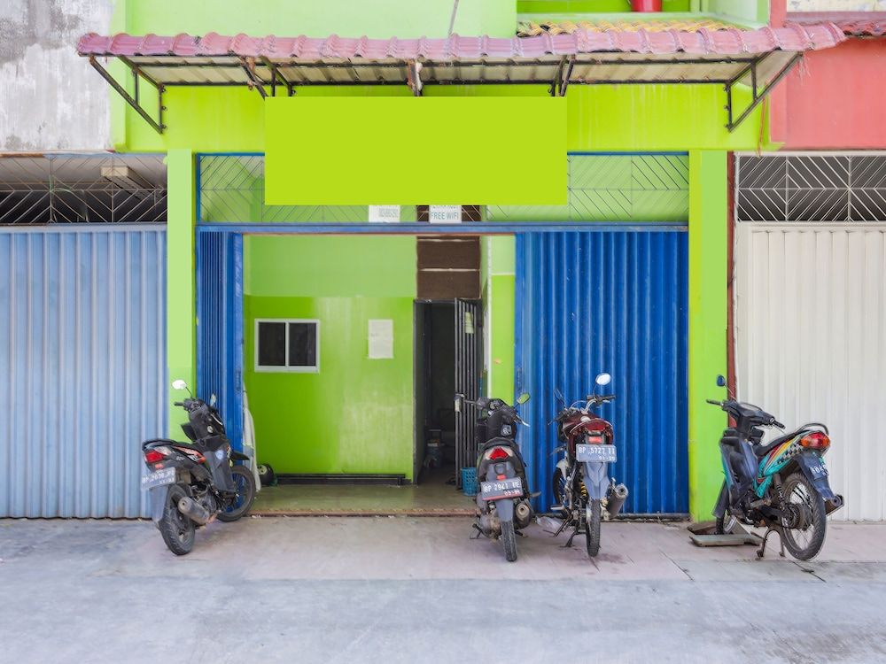 undefined OYO 91882 Bilqis Homestay NearThe Hot River, Dog Run 2