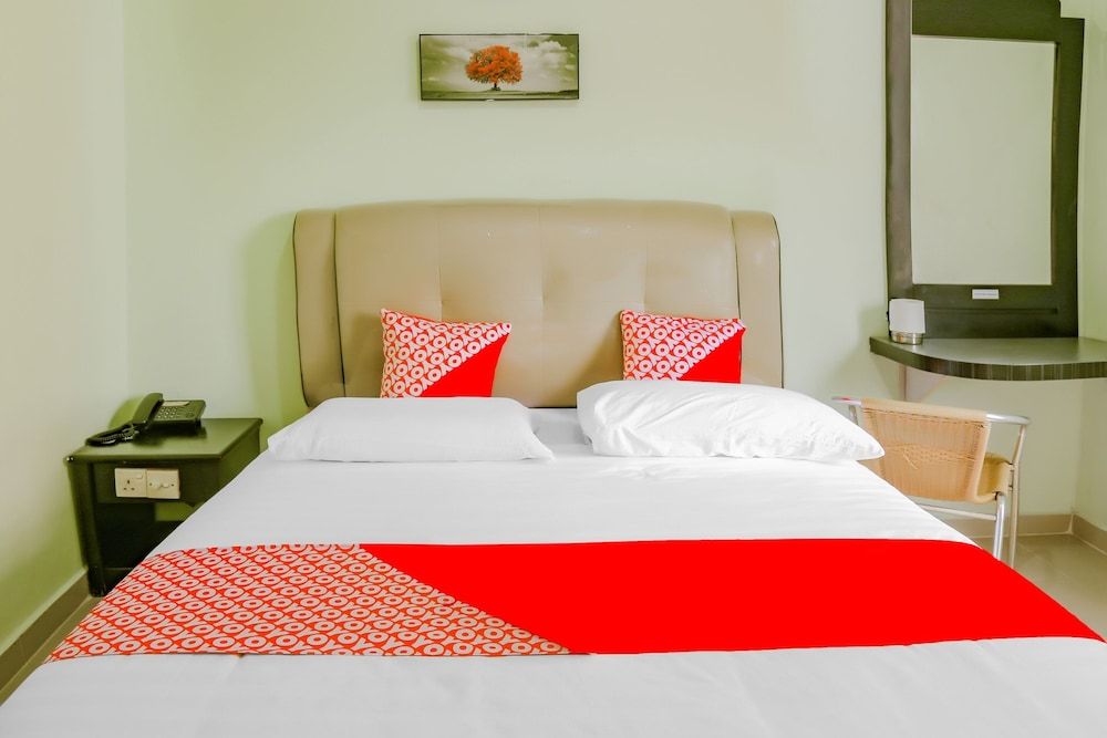 OYO 90269 Hotel Indorasa 2 Deluxe Double Room 3