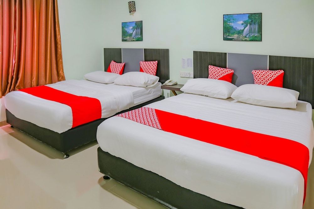 undefined OYO 90269 Hotel Indorasa 2 4