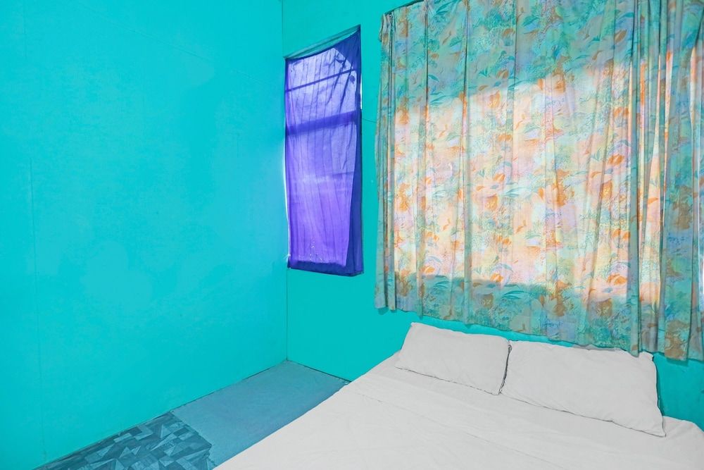 undefined OYO 92248 Kurnia ShangrilaNearNagoya Hill Shopping Mall 10