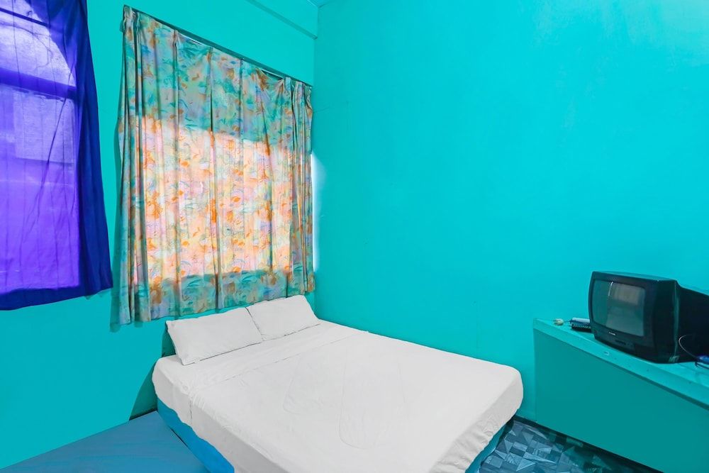 undefined OYO 92248 Kurnia ShangrilaNearNagoya Hill Shopping Mall 9