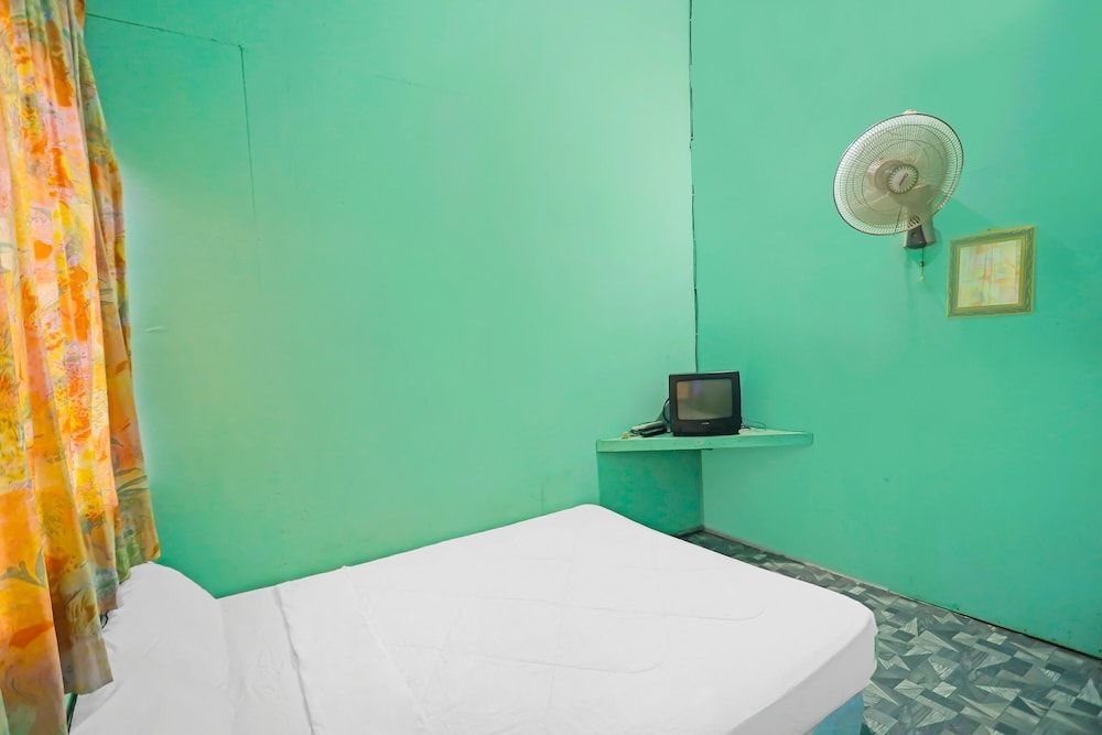 undefined OYO 92248 Kurnia ShangrilaNearNagoya Hill Shopping Mall 8