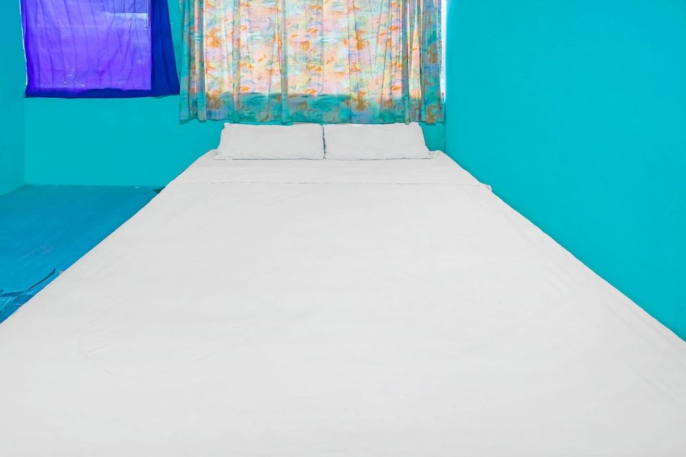 undefined OYO 92248 Kurnia ShangrilaNearNagoya Hill Shopping Mall