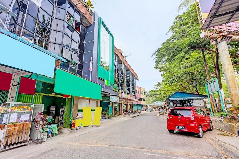 undefined SPOT ON 92323 Ririn Homestay 3