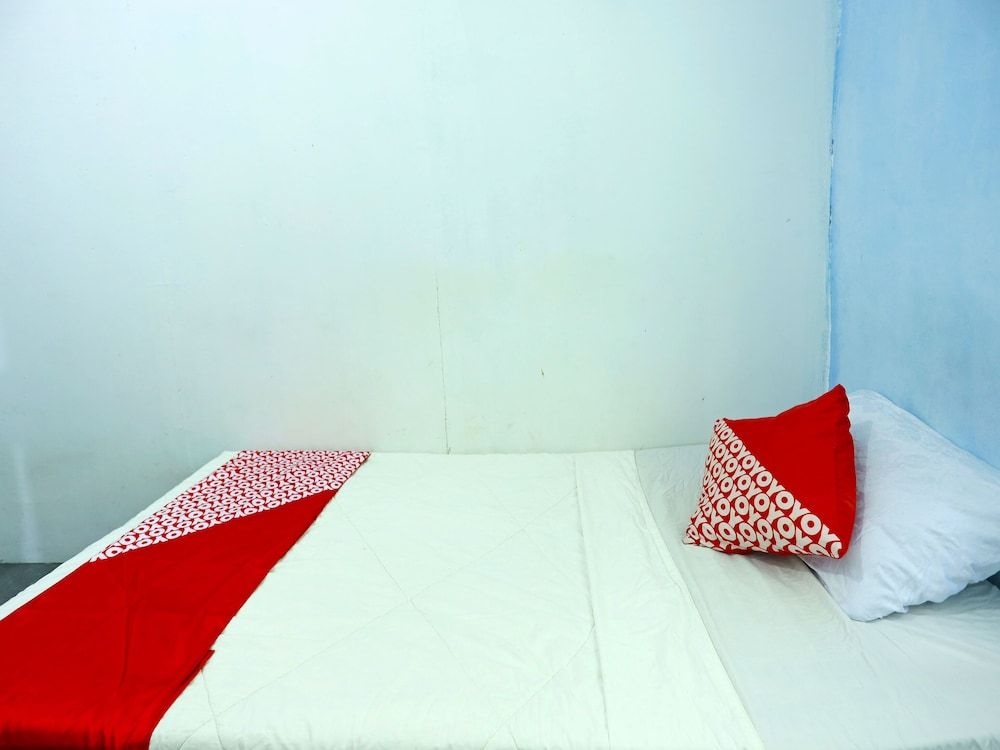 SPOT ON 91591 Rafika Homestay SyariahNearTempat Makan Pagi Sore Nohil