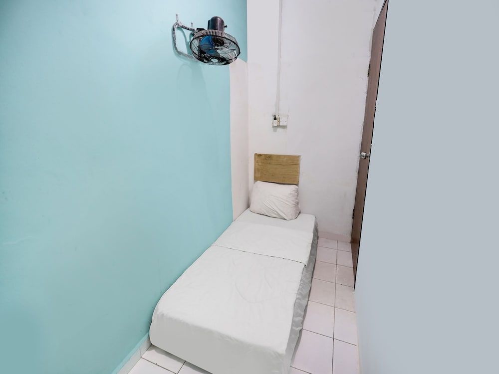 undefined SPOT ON 91781 Solo Baru Homestay Syariah 6