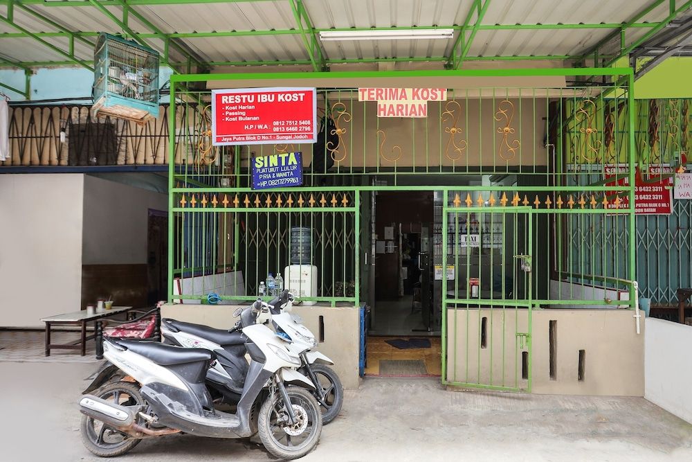 undefined SPOT ON 92072 Restu Ibu Homestay Syariah 4