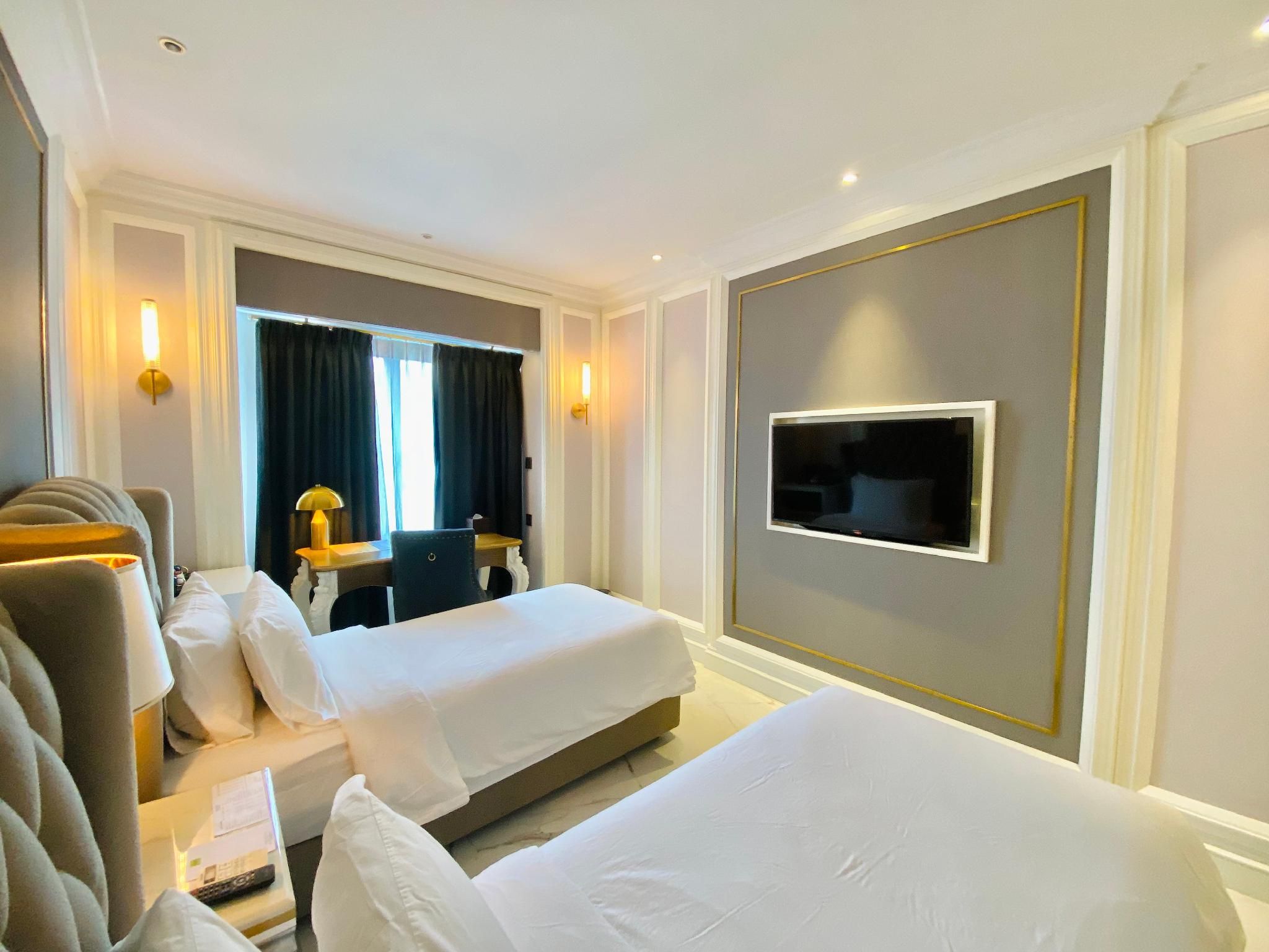 undefined Grand Eska Hotel & Suite 4