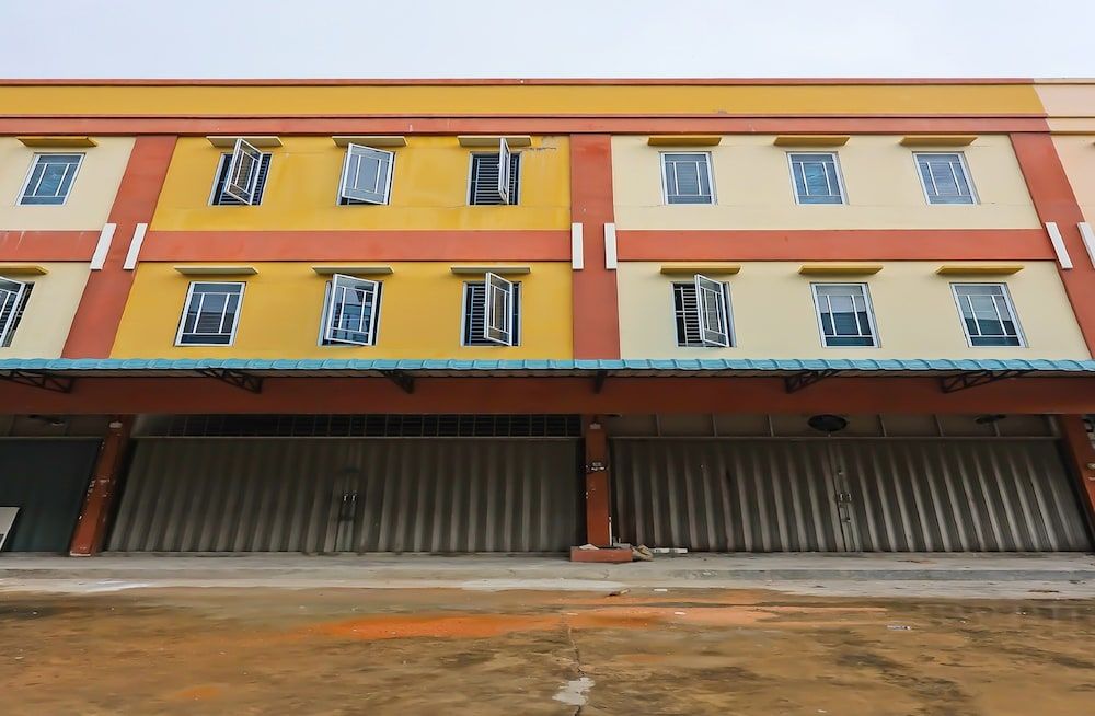 undefined OYO 92451 Hasan House Syariah 2NearVihara Budhi Bhakti 9