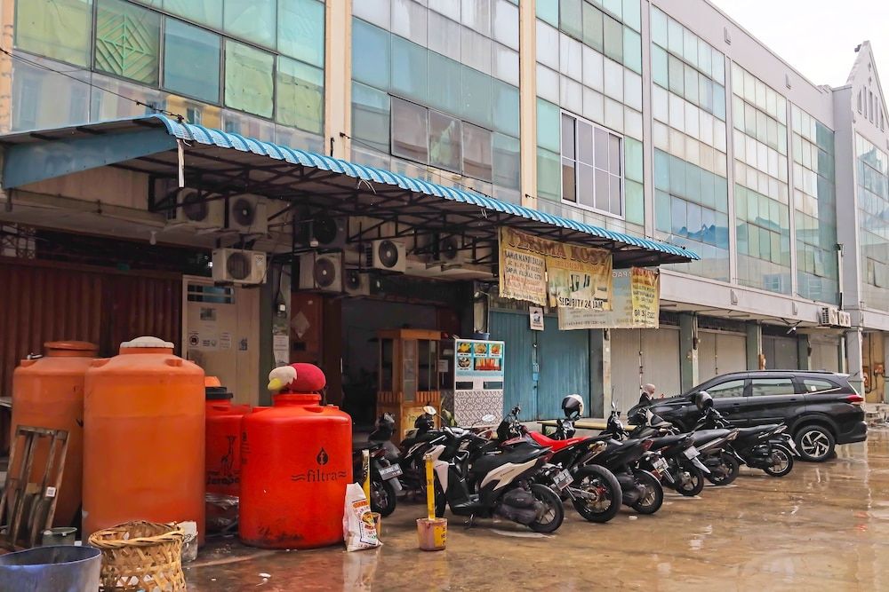 undefined OYO 92451 Hasan House Syariah 2NearVihara Budhi Bhakti 6