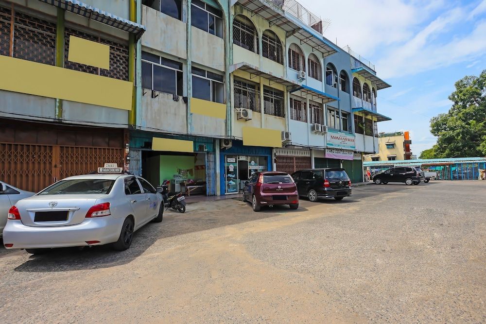 undefined SPOT ON 92170 Penginapan Pak DheNearMall Nagoya Hill 2