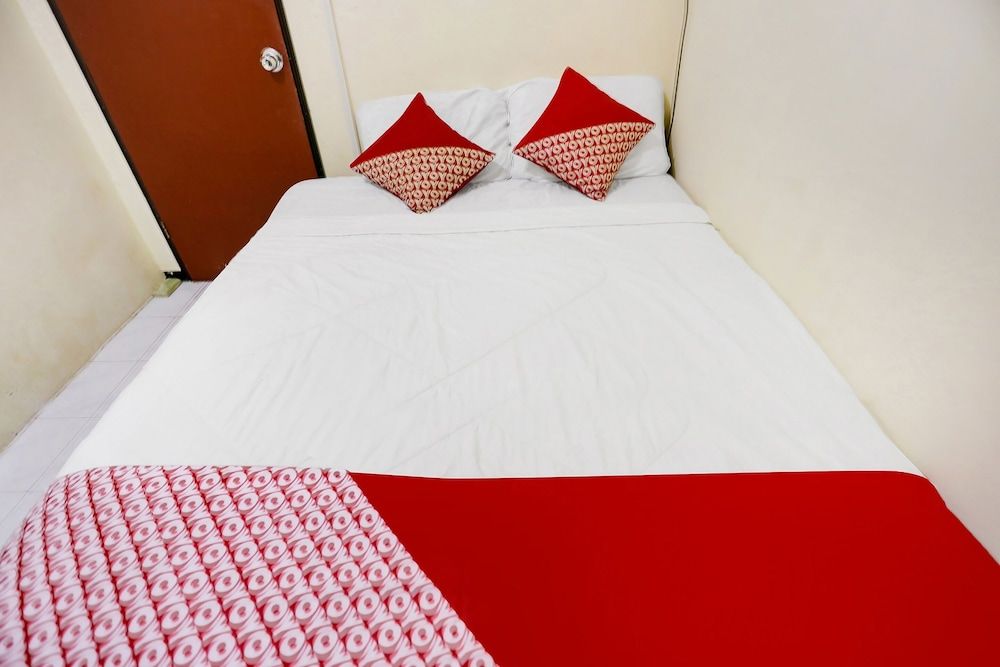 SPOT ON 91422 Ringin Pitu 2 SyariahNearAnugrah Sinar Lautan Economy Double Room 4