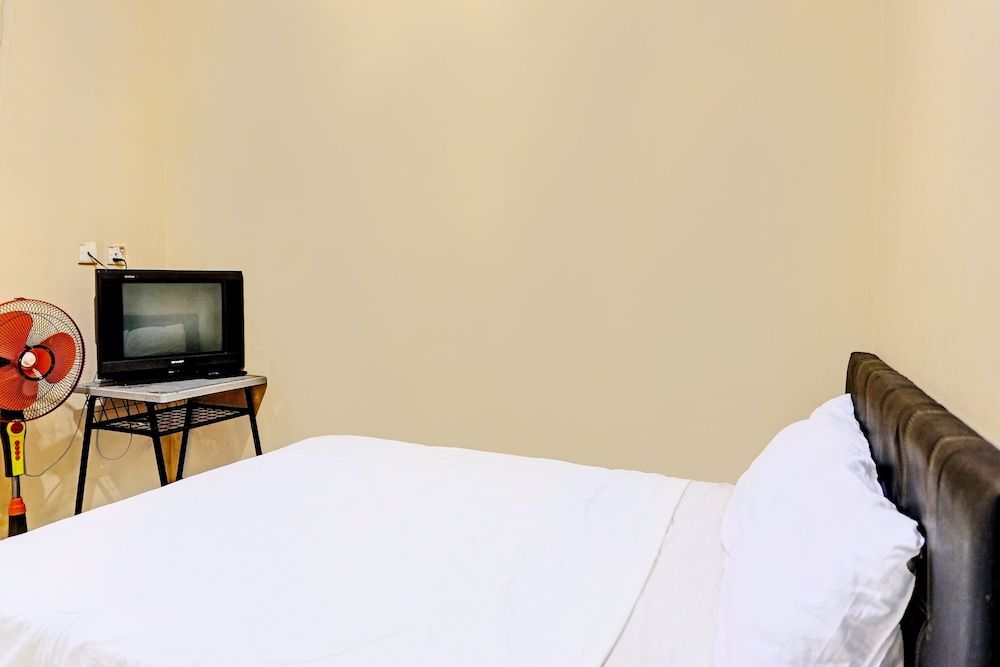SPOT ON 92192 Hana StayNearNagoya Hill Mall Economy Double Room 5