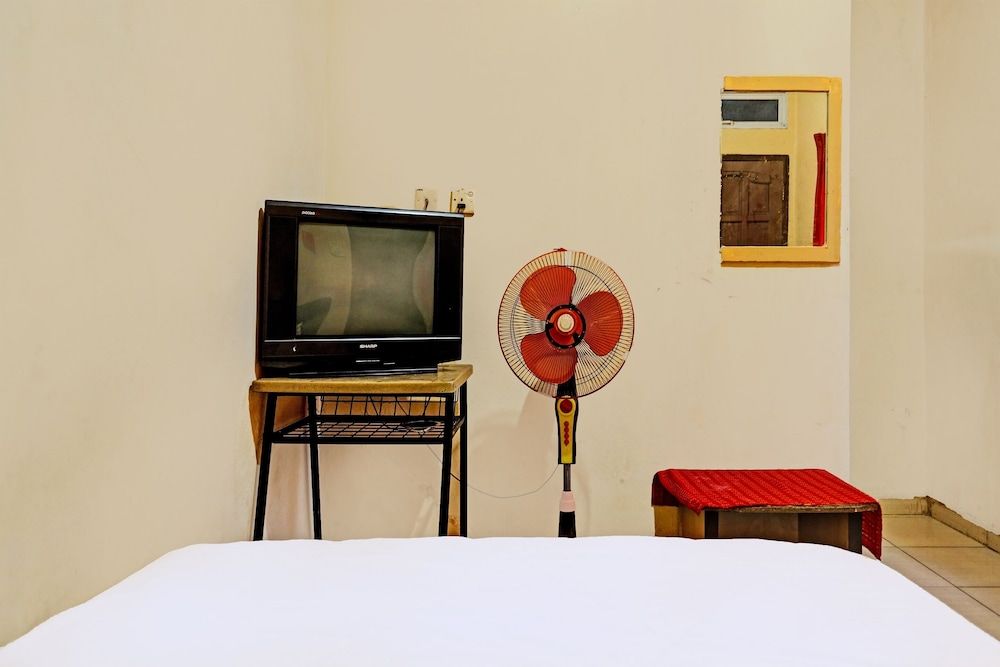 SPOT ON 92192 Hana StayNearNagoya Hill Mall Economy Double Room 13