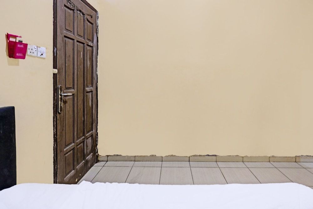 SPOT ON 92192 Hana StayNearNagoya Hill Mall Economy Double Room 12