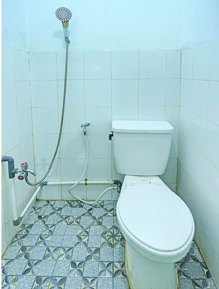 SPOT ON 92192 Hana StayNearNagoya Hill Mall Economy Double Room 11