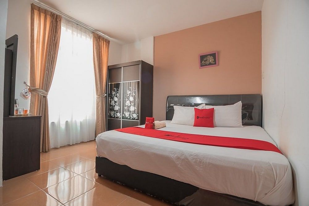 undefined RedDoorz @ Batam Center 2 3