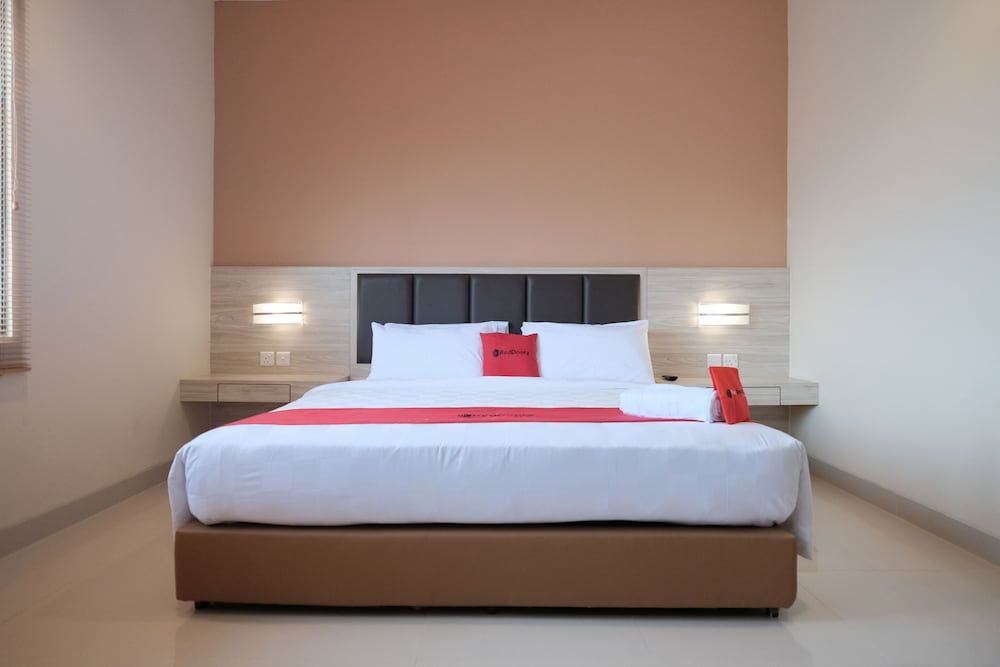 RedDoorz Plus near Ferry Terminal Batam Center Executive Room 3