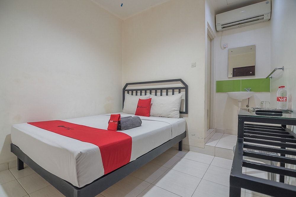 undefined RedDoorz near Nagoya Citywalk Batam 2 3