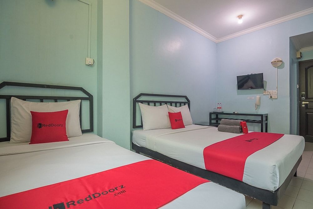 undefined RedDoorz near Nagoya Citywalk Batam 2 7