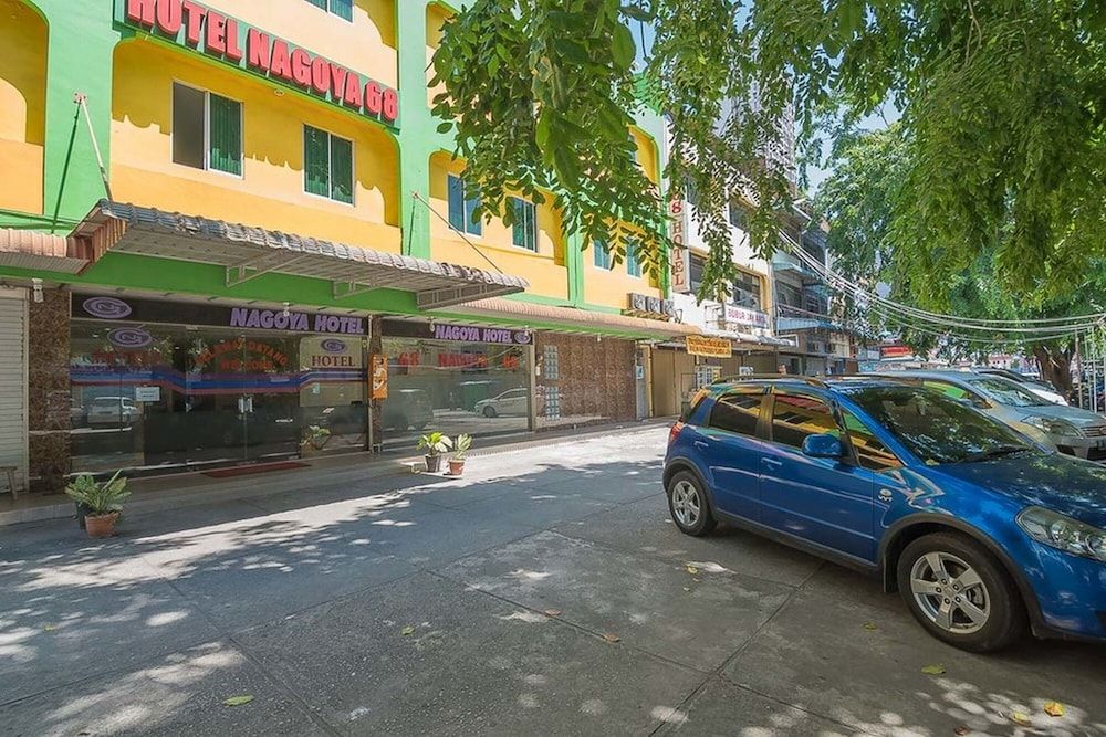 undefined RedDoorz near Nagoya Citywalk Batam 2 4