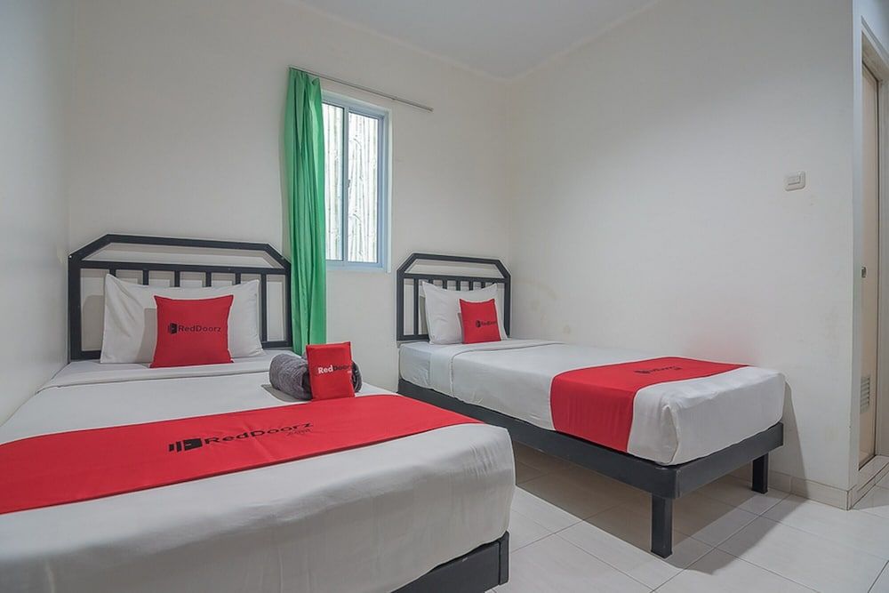 undefined RedDoorz near Nagoya Citywalk Batam 2 5