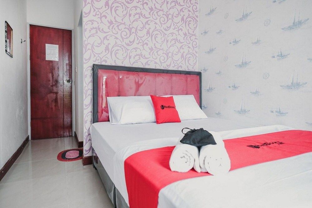 RedDoorz near Nagoya HIll Batam 4 Double Room (RedDoorz) 7