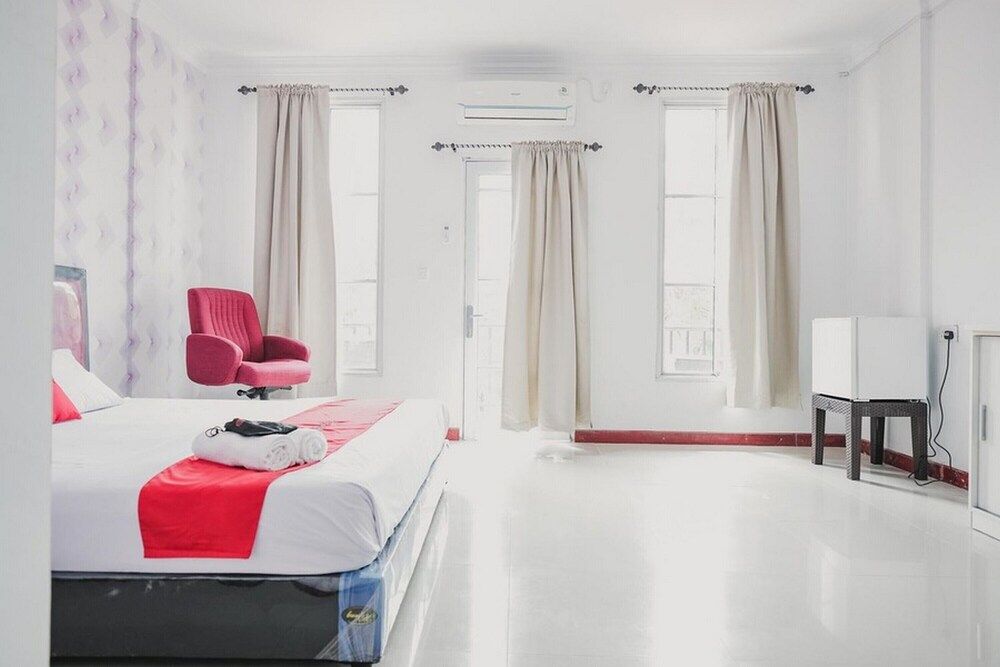 undefined RedDoorz near Nagoya HIll Batam 4 7