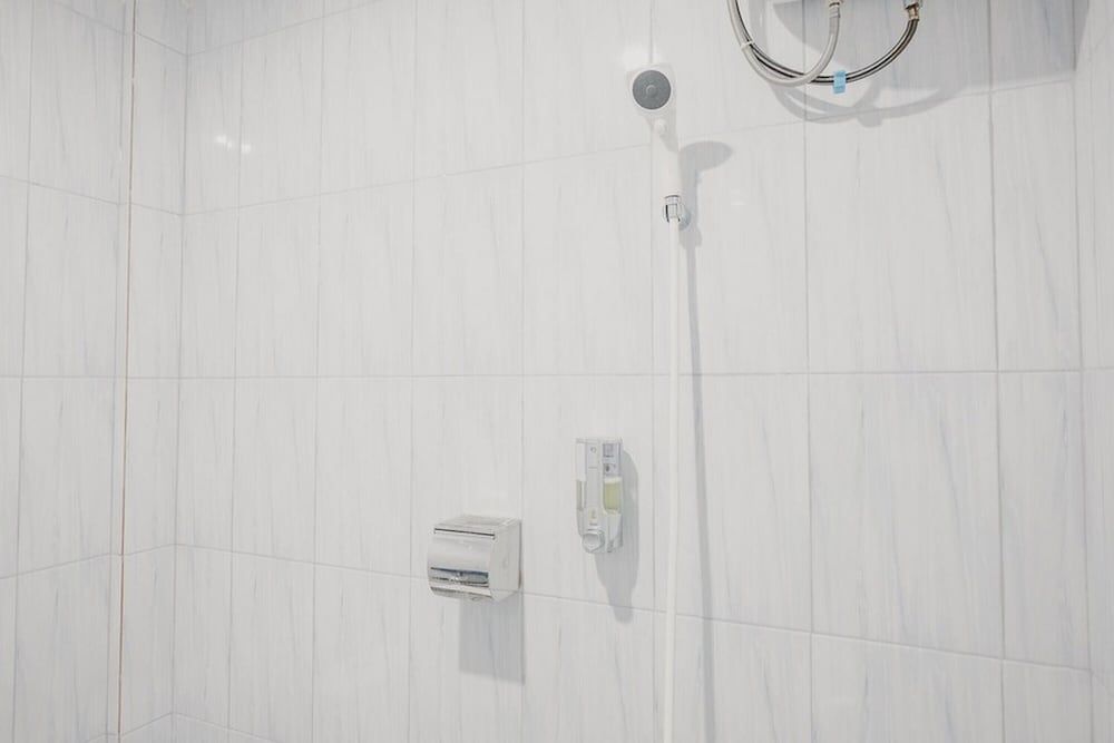 RedDoorz near Nagoya HIll Batam 4 Double Room (RedDoorz) 10