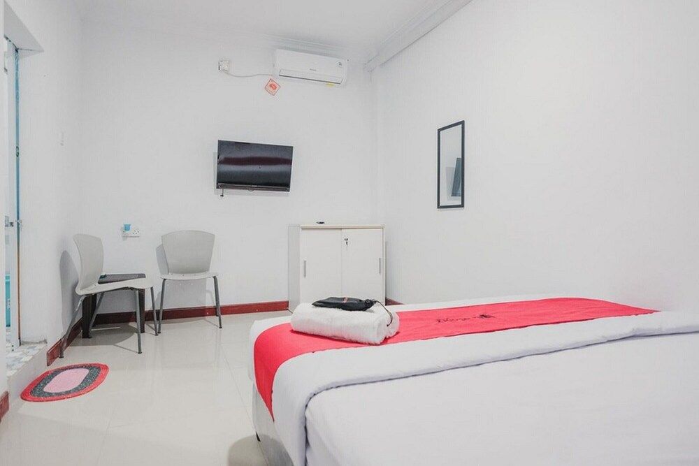 undefined RedDoorz near Nagoya HIll Batam 4 9