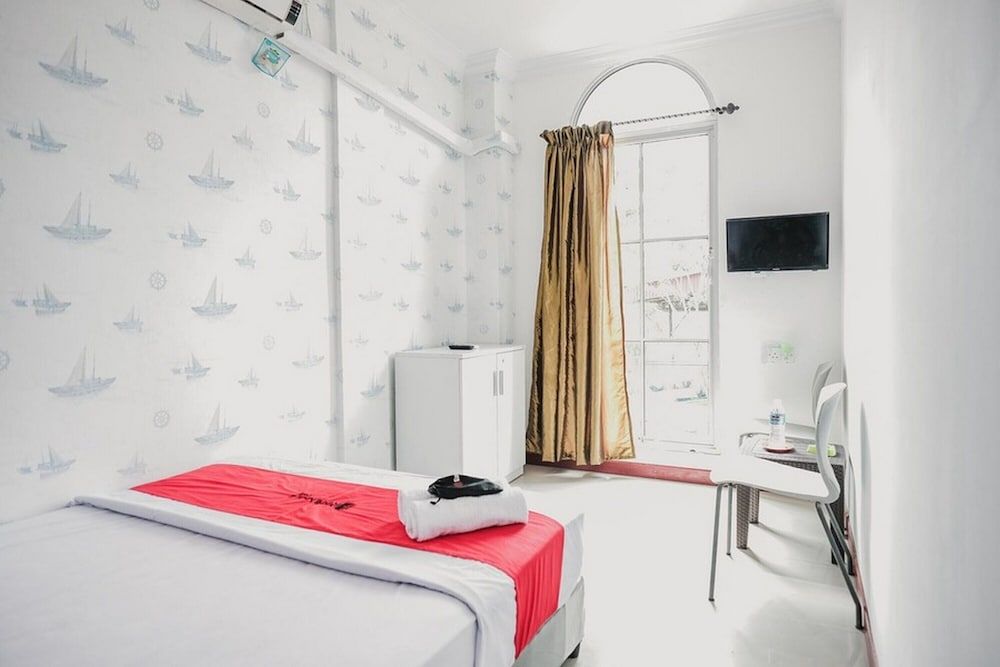 RedDoorz near Nagoya HIll Batam 4 Double Room (RedDoorz) 5
