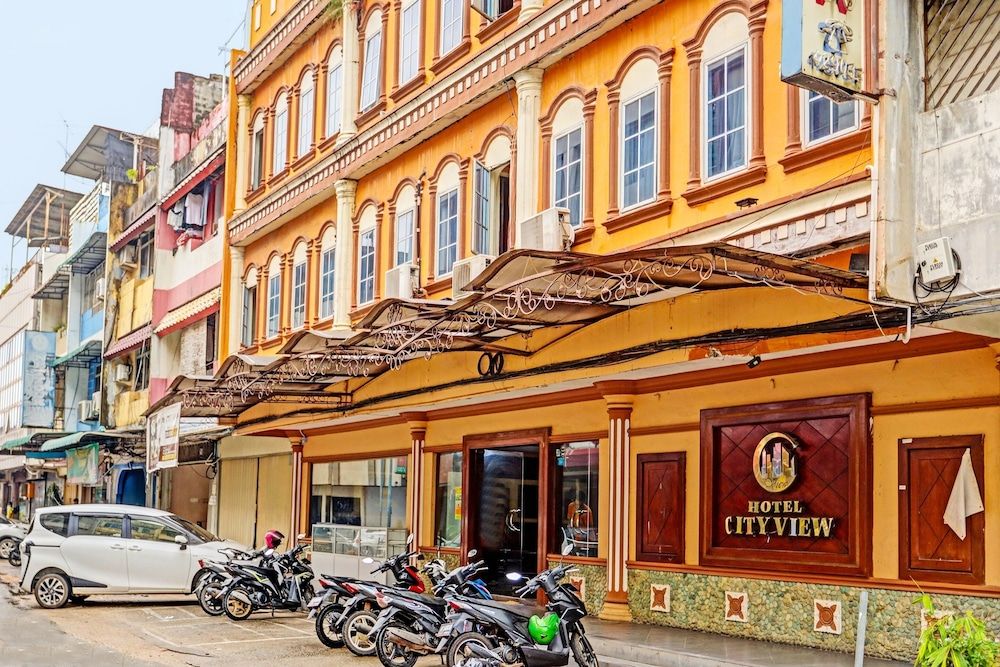 undefined OYO 92402 City View Hotel 2