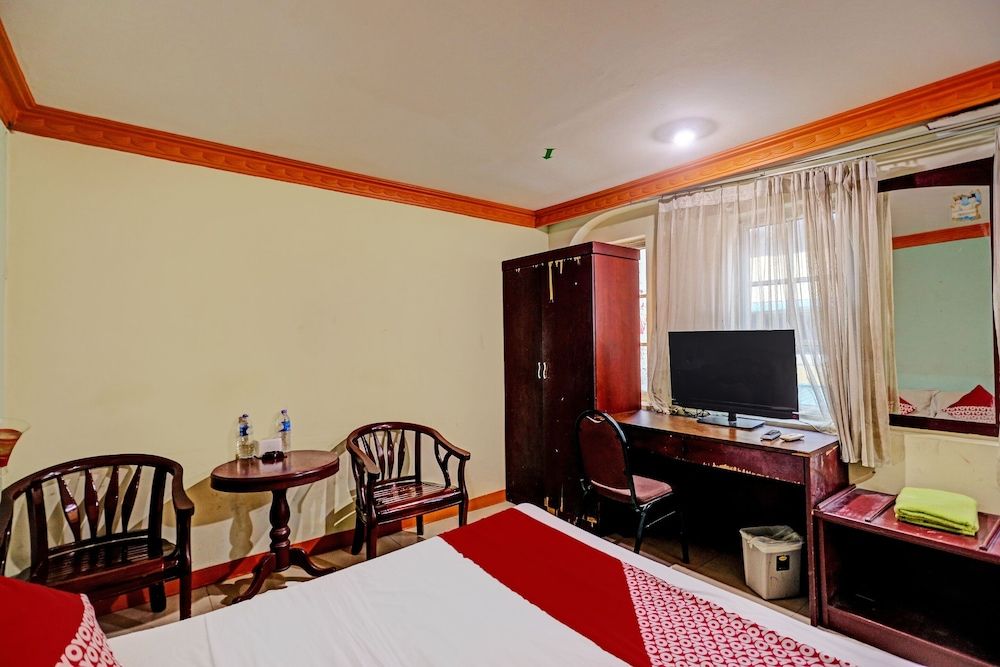 undefined OYO 92402 City View Hotel 6
