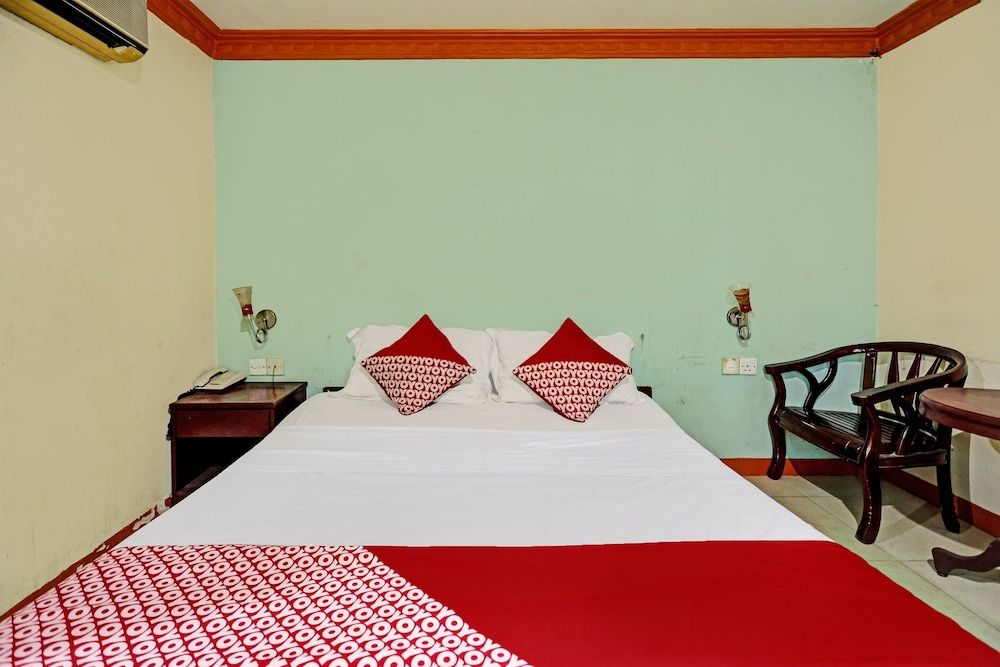 undefined OYO 92402 City View Hotel 7