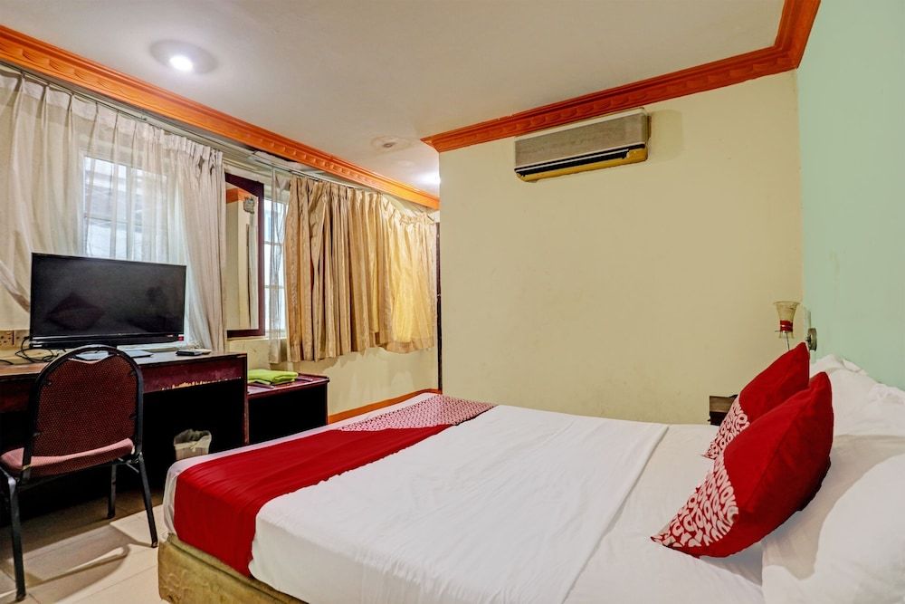 undefined OYO 92402 City View Hotel 8