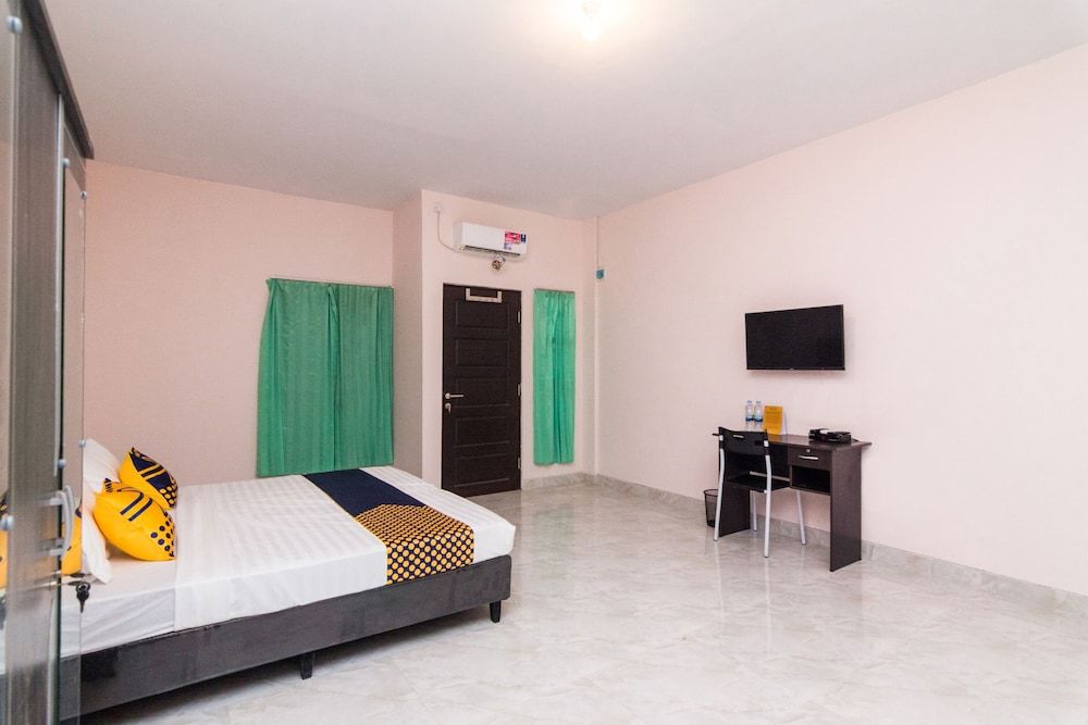 OYO 1917 Mamora Homestay Double Room 7